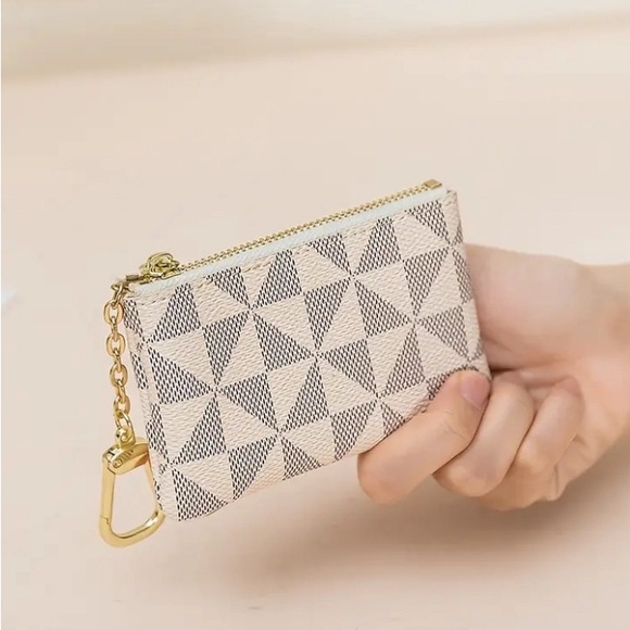 Vanilla and Tan Color Card Holder New - Picture 2 of 2